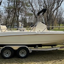 Boston Whaler 210 Dauntless