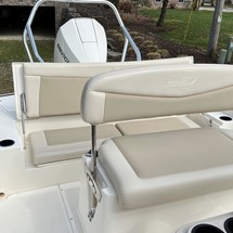 Boston Whaler 210 Dauntless