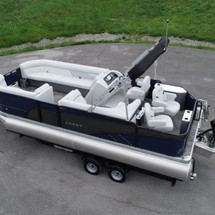 Larson LX 850 Classic SF