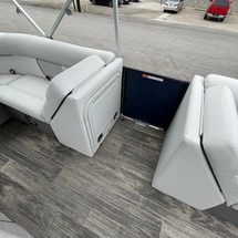 Larson LX 850 Classic SF