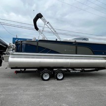 Larson LX 850 Classic SF
