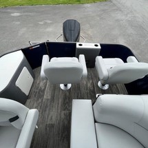 Larson LX 850 Classic SF