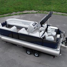 Larson LX 850 Classic SF