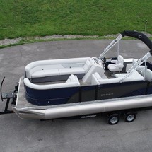 Larson LX 850 Classic SF