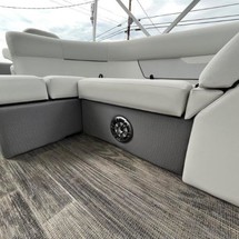 Larson LX 850 Classic SF