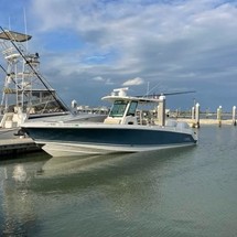 Boston Whaler 330 Outrage