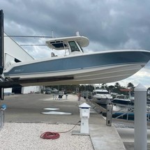 Boston Whaler 330 Outrage