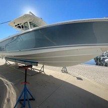 Boston Whaler 330 Outrage