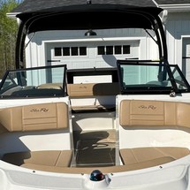 Sea Ray SPX 210