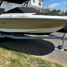 Sea Ray SPX 210