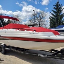 Splendor 240 cuddy cabin