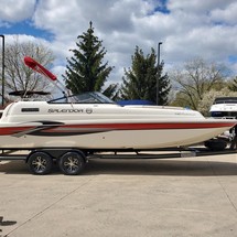 Splendor 240 cuddy cabin