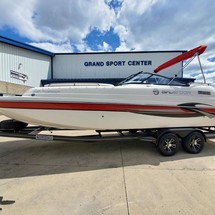 Splendor 240 cuddy cabin