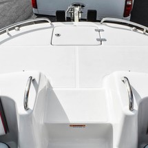 Splendor 240 cuddy cabin