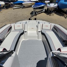 Splendor 240 cuddy cabin
