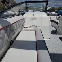 Splendor 240 cuddy cabin