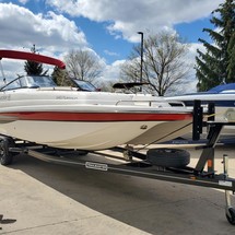 Splendor 240 cuddy cabin