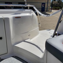 Splendor 240 cuddy cabin