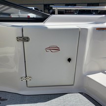 Splendor 240 cuddy cabin