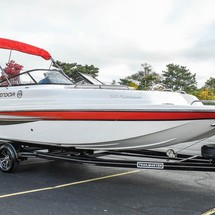 Splendor 240 cuddy cabin