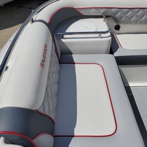 Splendor 240 cuddy cabin
