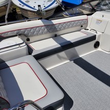Splendor 240 cuddy cabin