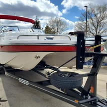 Splendor 240 cuddy cabin