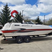 Splendor 240 cuddy cabin