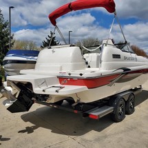 Splendor 240 cuddy cabin