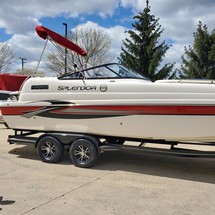 Splendor 240 cuddy cabin