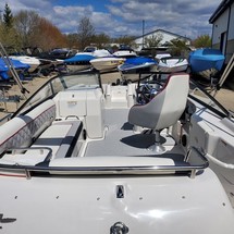 Splendor 240 cuddy cabin