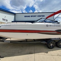 Splendor 240 cuddy cabin