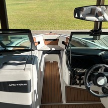 Super Air Nautique 230