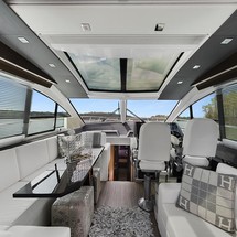 Cruisers Yachts 60 Cantius