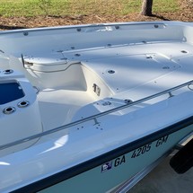 Boston Whaler 240 Dauntless