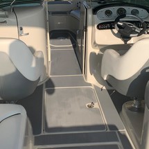 Sea Ray 240 Sundeck