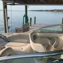 Sea Ray 240 Sundeck