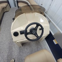 Sunchaser Boats Geneva Cruise 22 LR DH