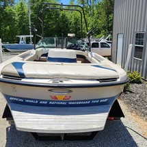 Correct craft air nautique 226 team