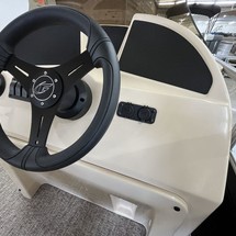 Sunchaser Boats Geneva Cruise 22 LR DH