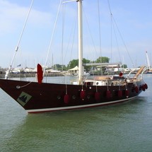 Hamble one design classic yacht