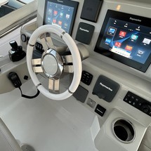 Azimut 50 Fly Galley Up