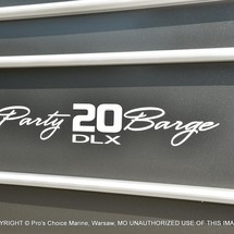 Sun Tracker Party Barge 20 DLX