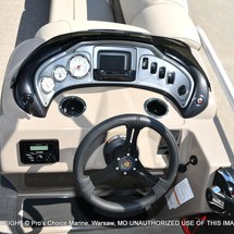 Sun Tracker Party Barge 20 DLX