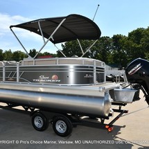 Sun Tracker Party Barge 20 DLX