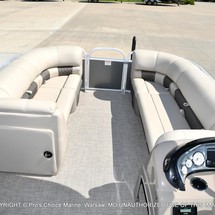 Sun Tracker Party Barge 20 DLX
