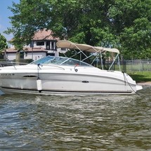 Sea ray 225 weekender