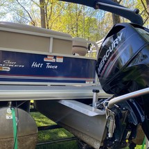 Sun Tracker Party Barge 18 DLX