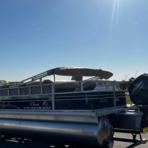 Sun Tracker Fishin Barge 20 DLX