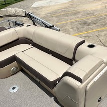 Sun Tracker Fishin Barge 20 DLX